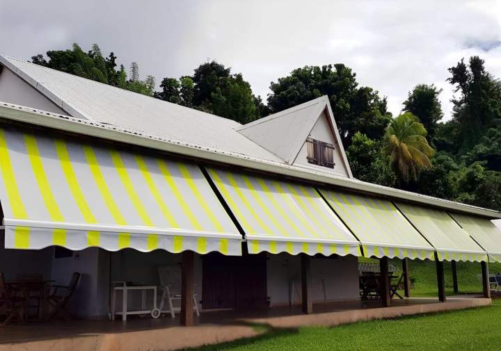 Store banne sur mesure Fort de France